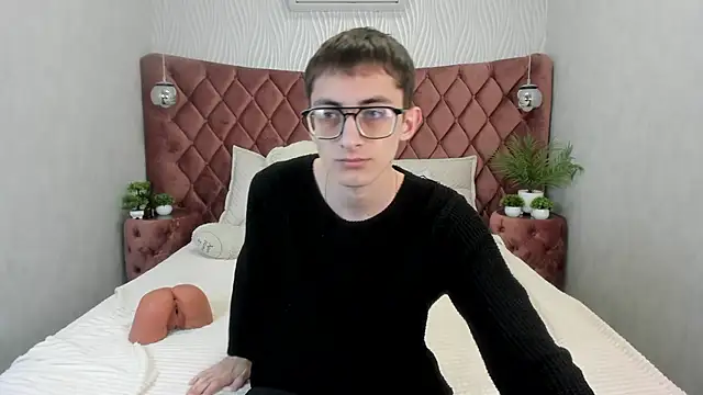 RonBevs online show from 05-23-26, 07:46