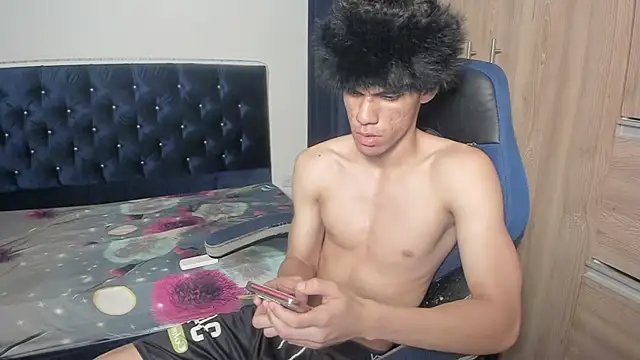 Josy 11 online show from 04-08-26, 01:07