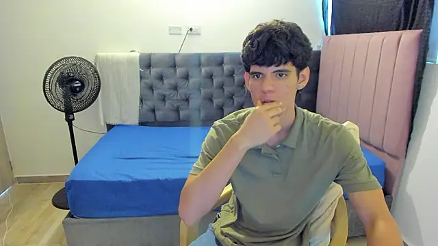 Josy 11 online show from 03-23-26, 07:03