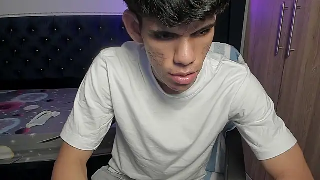 Josy 11 online show from 04-28-26, 02:10