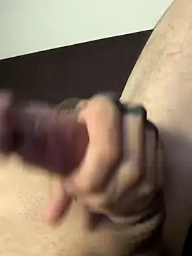 Snapshot of erick242130 chatting on 03-13-26, 03:17 erick242130 online show from 03-13-26, 03:17