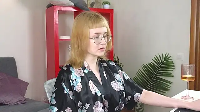 TheaQuill online show from 05-01-26, 05:18