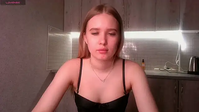 Alice Pleasance online show from 06-19-26, 05:19
