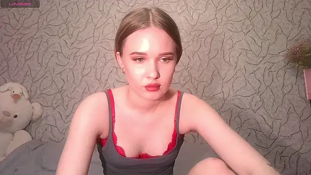Alice Pleasance online show from 05-26-26, 02:26