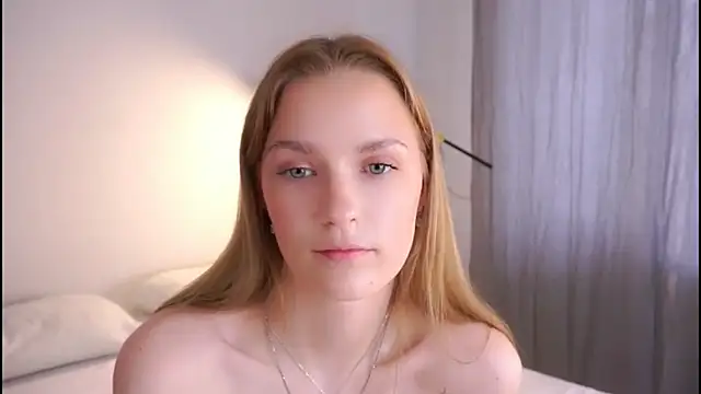 Snapshot of HellenSlavis chatting on 03-25-26, 07:41 HellenSlavis online show from 03-25-26, 07:41