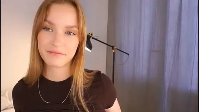 Snapshot of HellenSlavis chatting on 03-17-26, 09:07 HellenSlavis online show from 03-17-26, 09:07