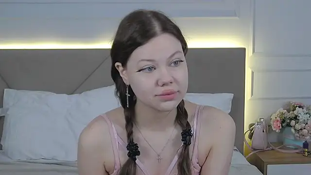 Sophie Rays online show from 04-18-26, 03:53