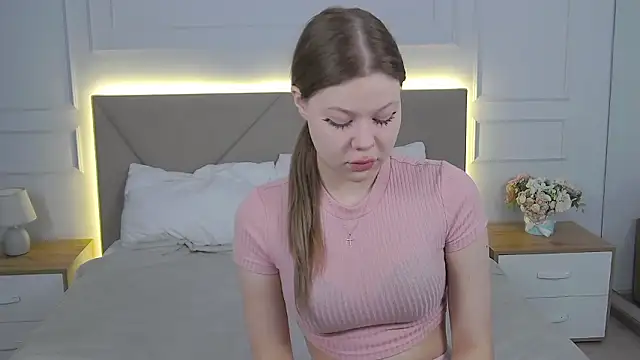 Sophie Rays online show from 03-17-26, 04:15