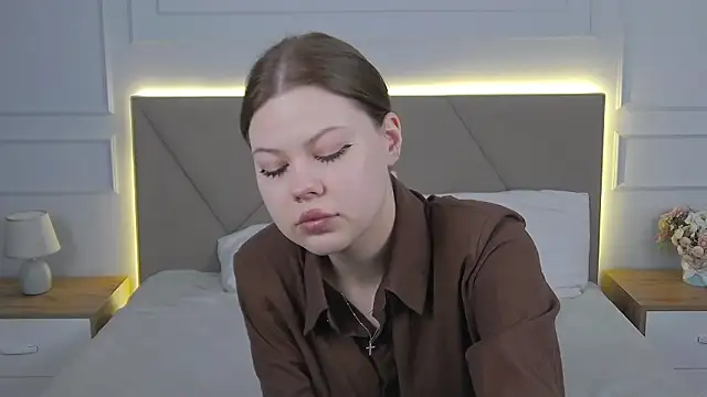 Sophie Rays online show from 03-12-26, 01:48