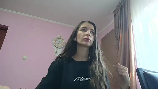 Snapshot of love_on_fire6 chatting on 06-02-26, 03:45 love on fire6 online show from 06-02-26, 03:45