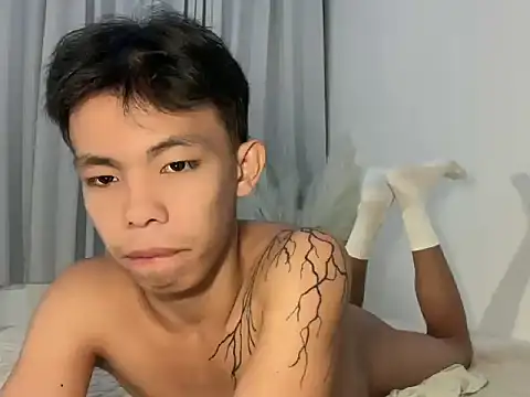 Snapshot of hottasianboy chatting on 07-09-26, 12:26 hottasianboy online show from 07-09-26, 12:26
