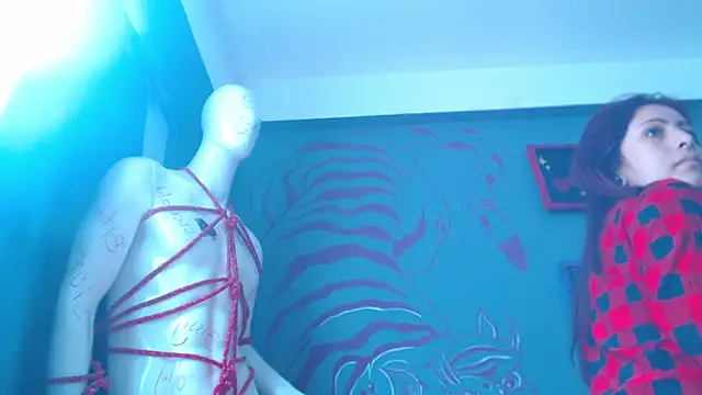 Regina Iris online show from 05-17-26, 06:30