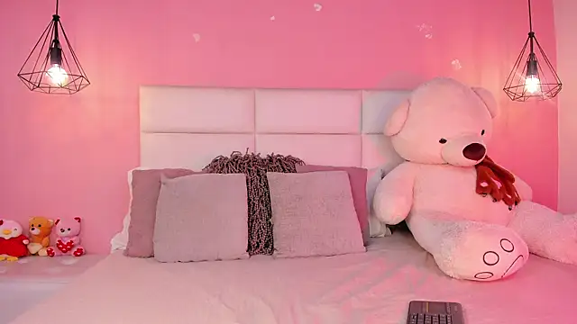 KarolyneLune online show from 05-05-26, 07:17