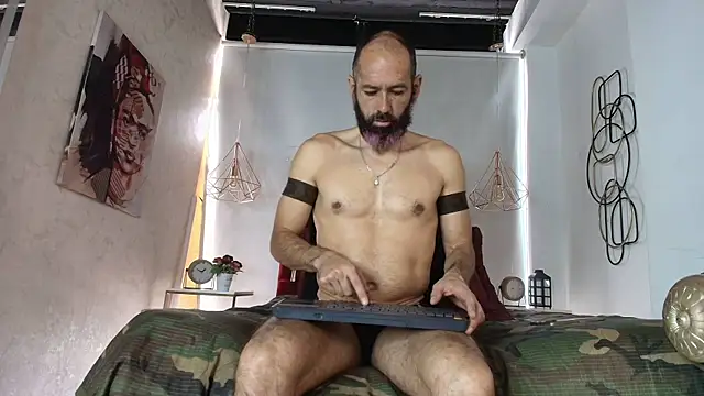 Jorge Perezz online show from 05-25-26, 01:10