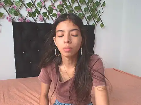 Sweet Scarlett  online show from 04-14-26, 02:00