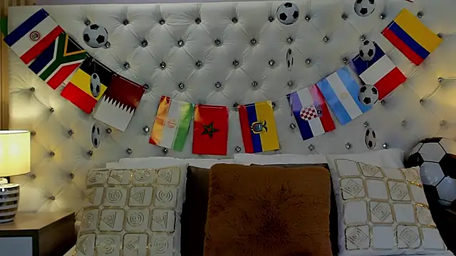 Snapshot of VaniaRouse chatting on 06-21-26, 12:44 VaniaRouse online show from 06-21-26, 12:44