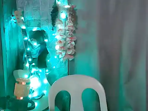 small 13 online show from 04-03-26, 03:18