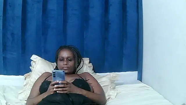 MelaniBbe online show from 04-11-26, 06:00