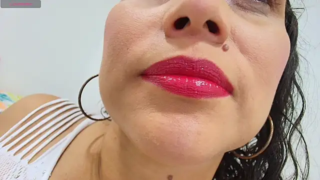 carlaantonellii online show from 04-15-26, 03:56
