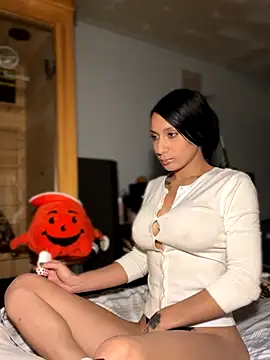 Snapshot of FerrariFrench chatting on 10-22-25, 06:35 FerrariFrench online show from 10-22-25, 06:35