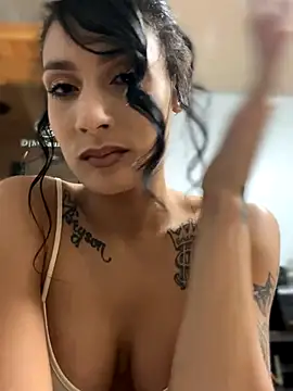 Snapshot of FerrariFrench chatting on 09-25-25, 08:42 FerrariFrench online show from 09-25-25, 08:42