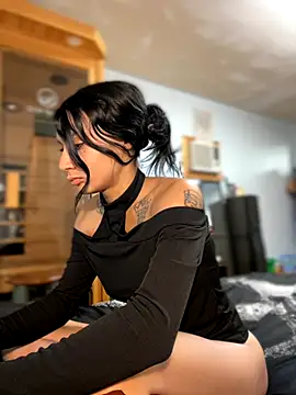 Snapshot of FerrariFrench chatting on 10-19-25, 10:34 FerrariFrench online show from 10-19-25, 10:34