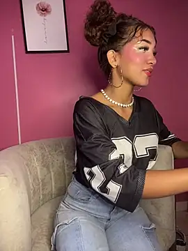 NaughtyLatinaxxx online show from 04-06-26, 08:54