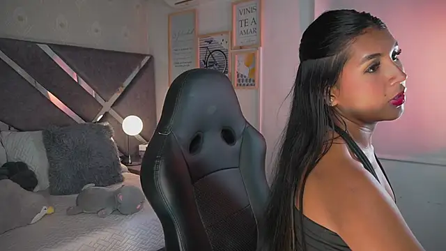 Naomi-Gray online show from 06-06-26, 06:35