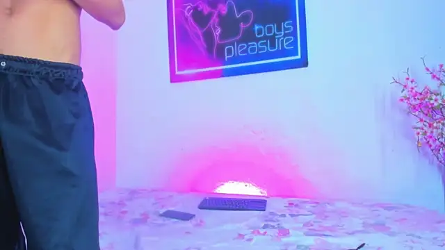 Boys xxx  online show from 04-12-26, 06:38