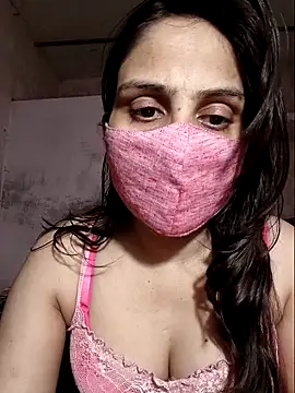 Snapshot of Your_Izlaa chatting on 04-11-26, 06:55 Your Izlaa online show from 04-11-26, 06:55