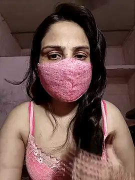 Snapshot of Your_Izlaa chatting on 04-02-26, 02:24 Your Izlaa online show from 04-02-26, 02:24