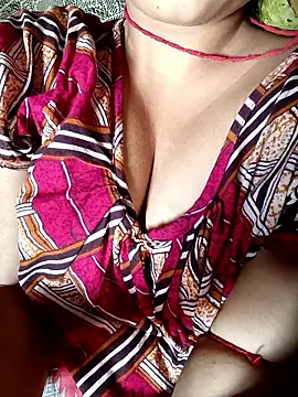 Snapshot of tina2005 chatting on 03-23-26, 02:33 tina2005 online show from 03-23-26, 02:33