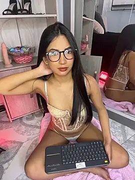 Gretel Streit online show from 05-07-26, 03:22