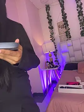 Gretel Streit online show from 04-13-26, 03:43