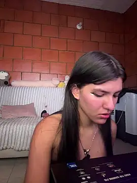Snapshot of xayah_cute chatting on 04-12-26, 06:27 xayah cute online show from 04-12-26, 06:27