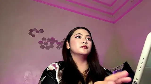 Snapshot of CorrineGrounds chatting on 03-16-26, 02:08 CorrineGrounds online show from 03-16-26, 02:08