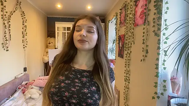 Lily  Moon  online show from 03-22-26, 11:56