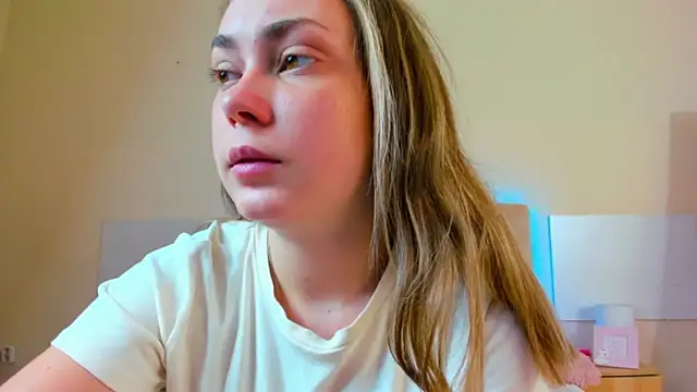 MelanieCuty online show from 06-30-26, 06:02