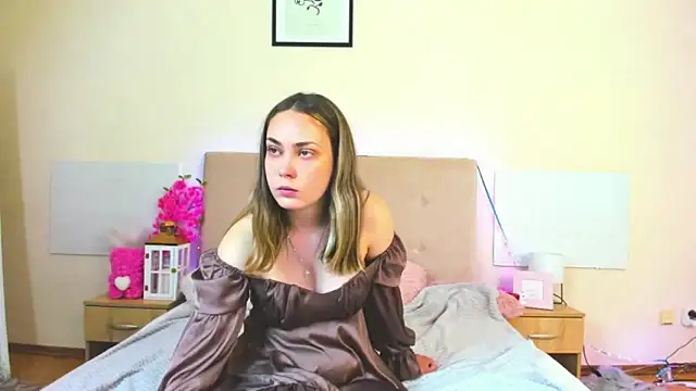 MelanieCuty online show from 05-21-26, 05:27