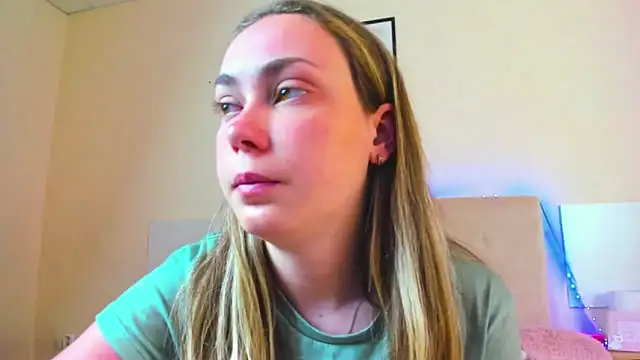 MelanieCuty online show from 06-15-26, 05:51
