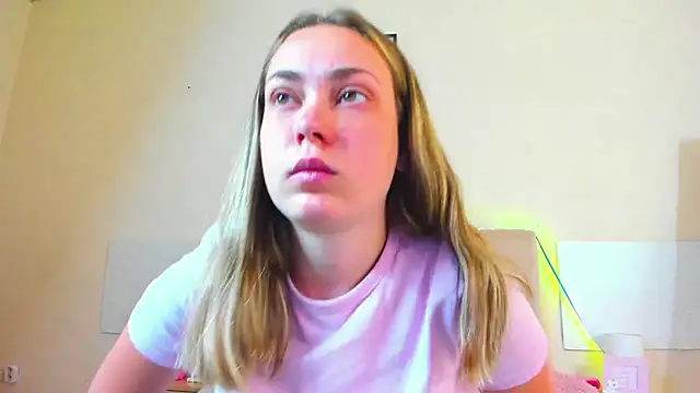 MelanieCuty online show from 06-20-26, 05:23