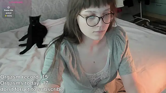 RileyNymph online show from 04-11-26, 03:36