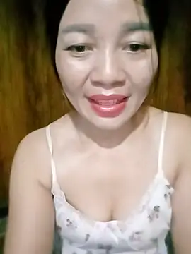 Yiyi102300 online show from 05-27-26, 01:57