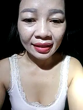 Yiyi102300 online show from 05-07-26, 12:15