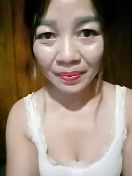 Yiyi102300 online show from 05-28-26, 02:41