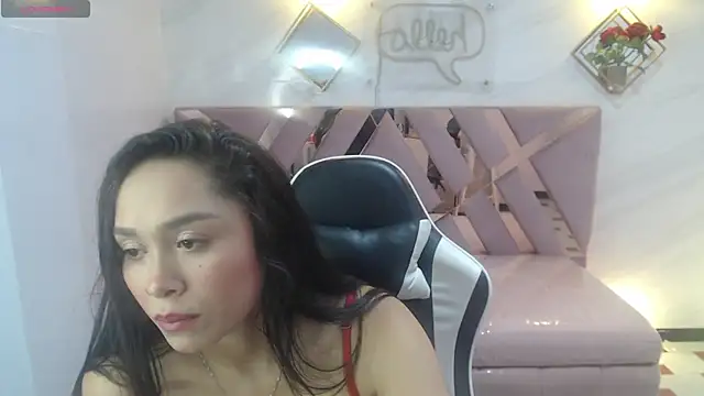 Snapshot of Angel_Rose_v chatting on 04-14-26, 03:55 Angel Rose v online show from 04-14-26, 03:55