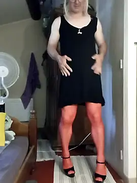 stephie83 online show from 06-17-26, 04:06