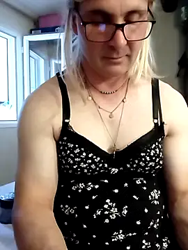 stephie83 online show from 06-10-26, 03:35