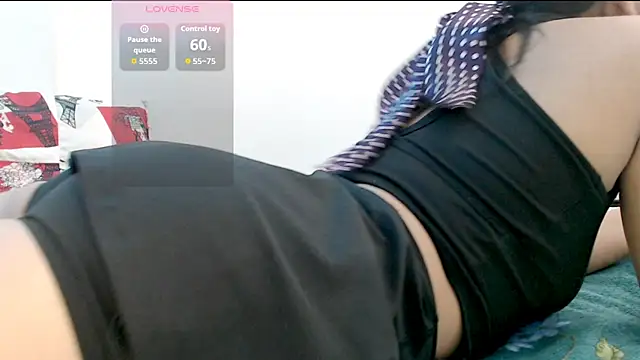 hotlatinaluna23 online show from 05-22-26, 02:37