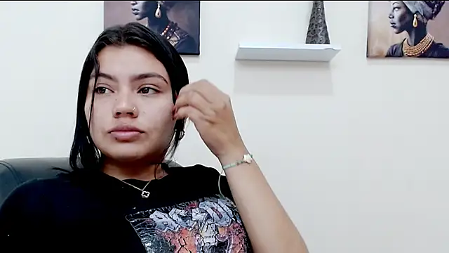 hotlatinaluna23 online show from 04-20-26, 01:45